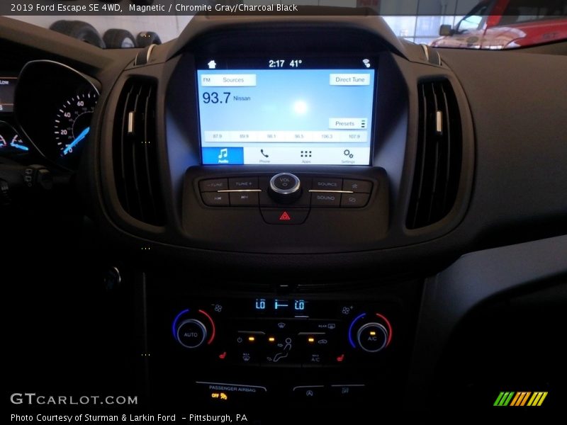 Magnetic / Chromite Gray/Charcoal Black 2019 Ford Escape SE 4WD