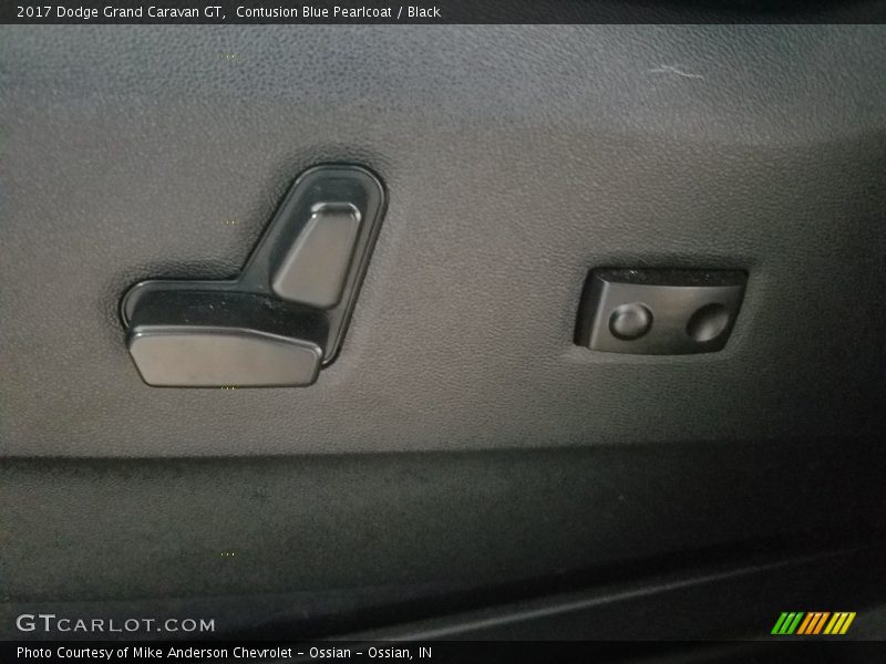 Contusion Blue Pearlcoat / Black 2017 Dodge Grand Caravan GT