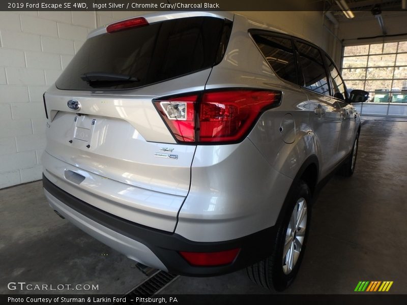 Ingot Silver / Chromite Gray/Charcoal Black 2019 Ford Escape SE 4WD