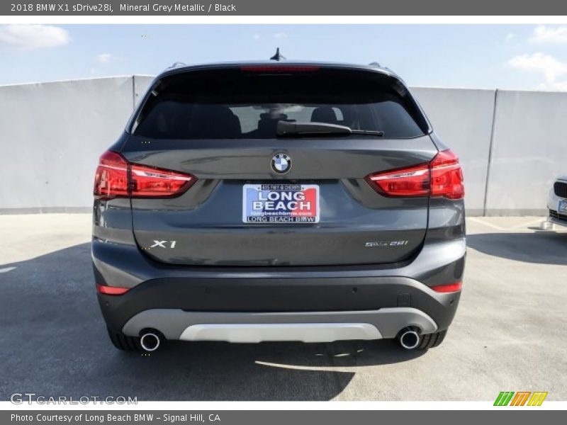 Mineral Grey Metallic / Black 2018 BMW X1 sDrive28i