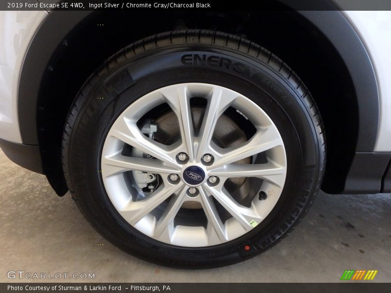 Ingot Silver / Chromite Gray/Charcoal Black 2019 Ford Escape SE 4WD