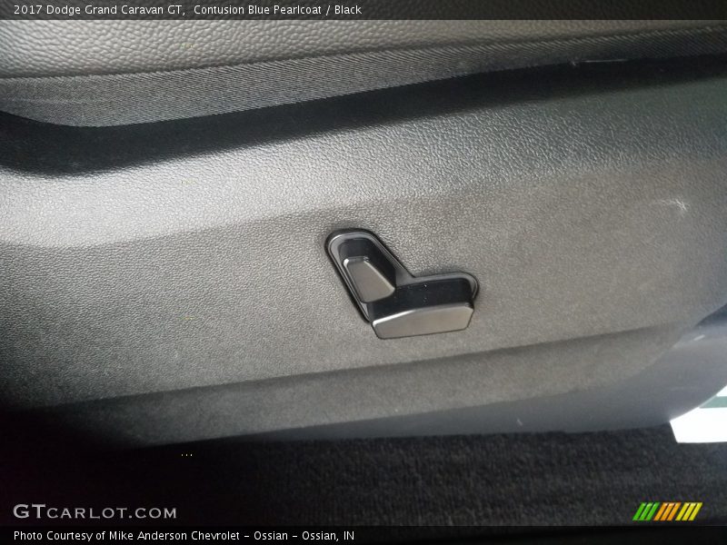 Contusion Blue Pearlcoat / Black 2017 Dodge Grand Caravan GT