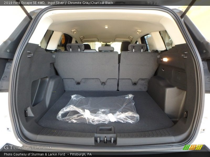 Ingot Silver / Chromite Gray/Charcoal Black 2019 Ford Escape SE 4WD