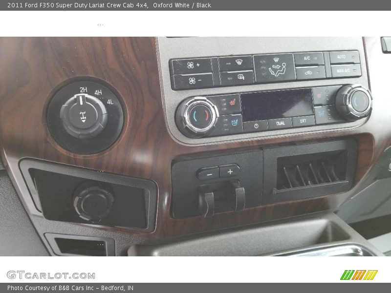 Oxford White / Black 2011 Ford F350 Super Duty Lariat Crew Cab 4x4