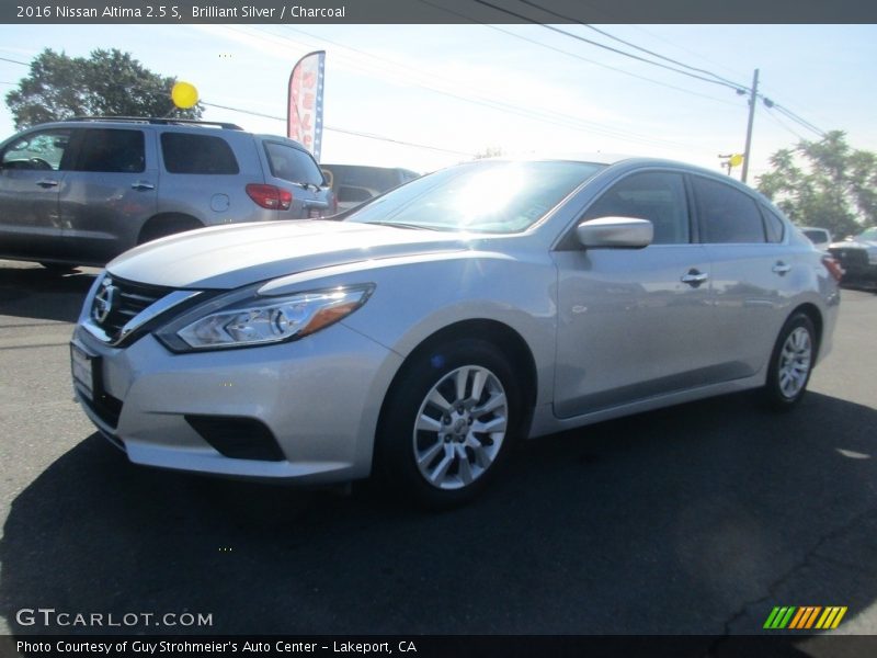 Brilliant Silver / Charcoal 2016 Nissan Altima 2.5 S