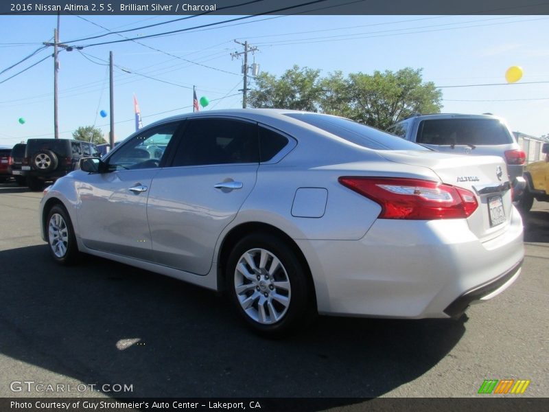 Brilliant Silver / Charcoal 2016 Nissan Altima 2.5 S
