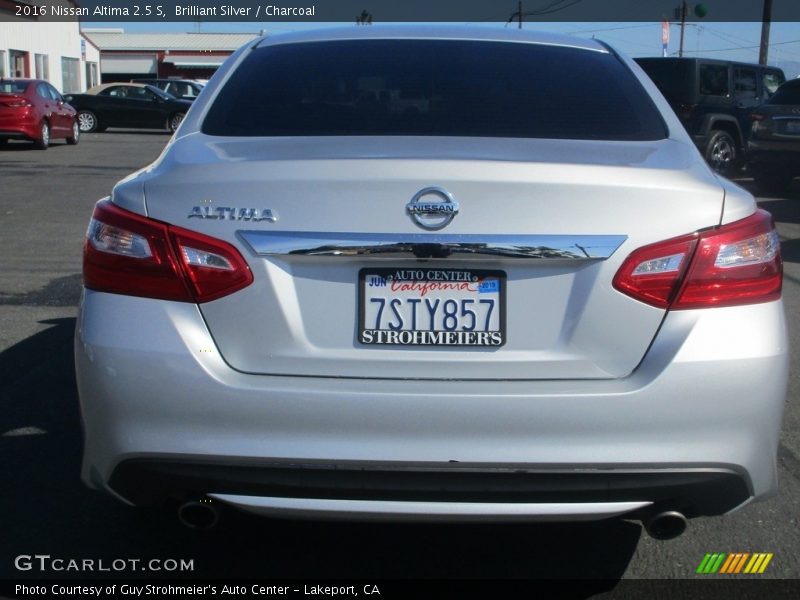 Brilliant Silver / Charcoal 2016 Nissan Altima 2.5 S