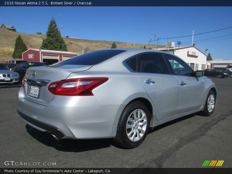 Brilliant Silver / Charcoal 2016 Nissan Altima 2.5 S