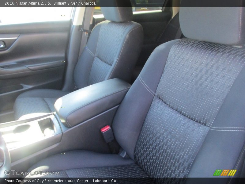 Brilliant Silver / Charcoal 2016 Nissan Altima 2.5 S