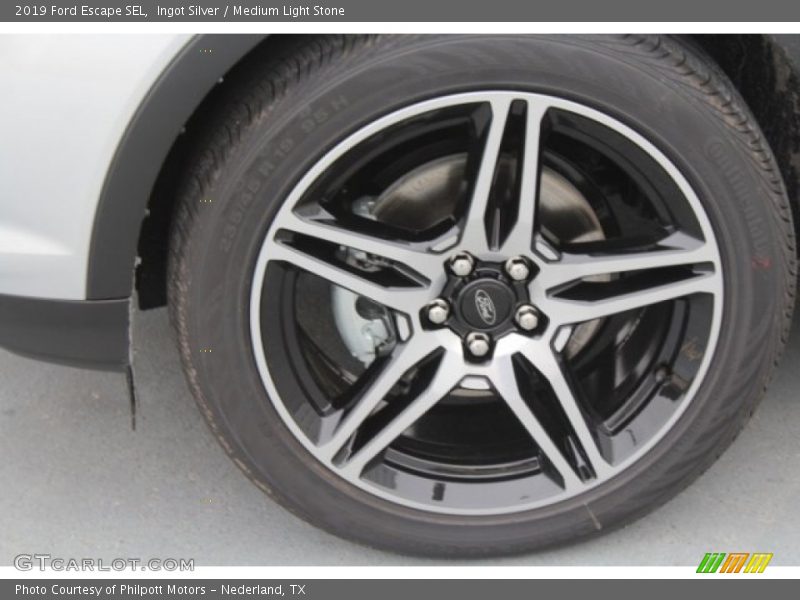 Ingot Silver / Medium Light Stone 2019 Ford Escape SEL
