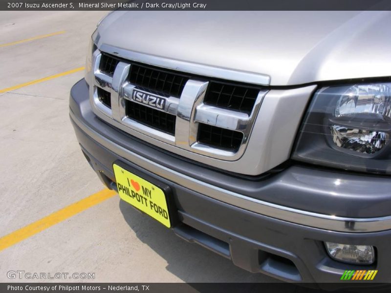 Mineral Silver Metallic / Dark Gray/Light Gray 2007 Isuzu Ascender S
