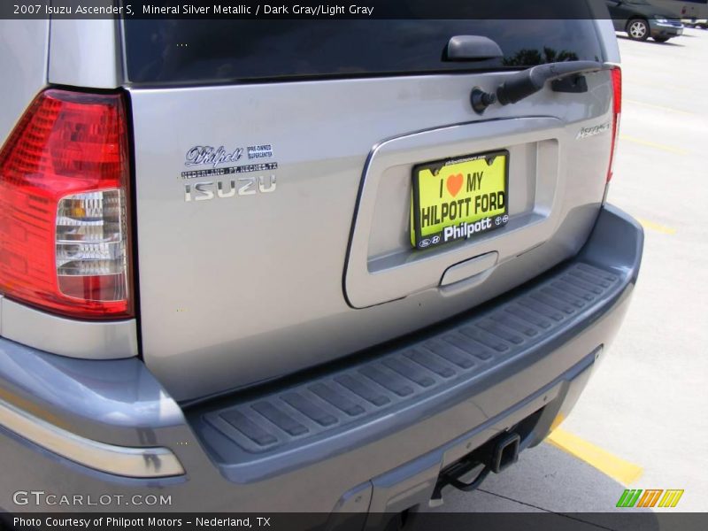 Mineral Silver Metallic / Dark Gray/Light Gray 2007 Isuzu Ascender S