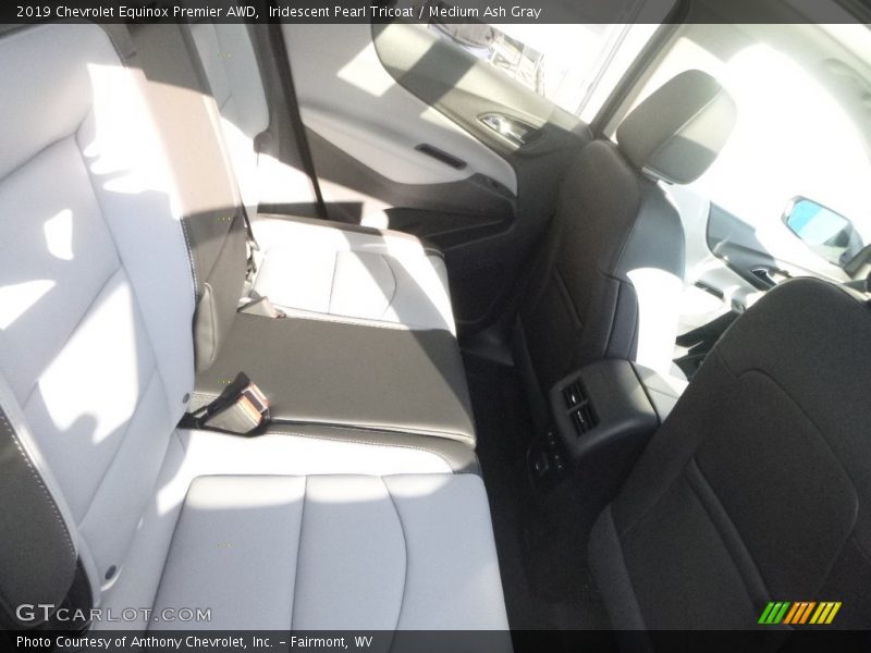 Iridescent Pearl Tricoat / Medium Ash Gray 2019 Chevrolet Equinox Premier AWD