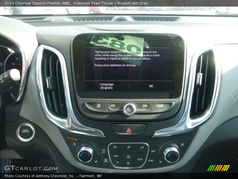 Iridescent Pearl Tricoat / Medium Ash Gray 2019 Chevrolet Equinox Premier AWD