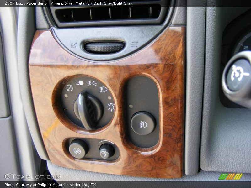 Mineral Silver Metallic / Dark Gray/Light Gray 2007 Isuzu Ascender S