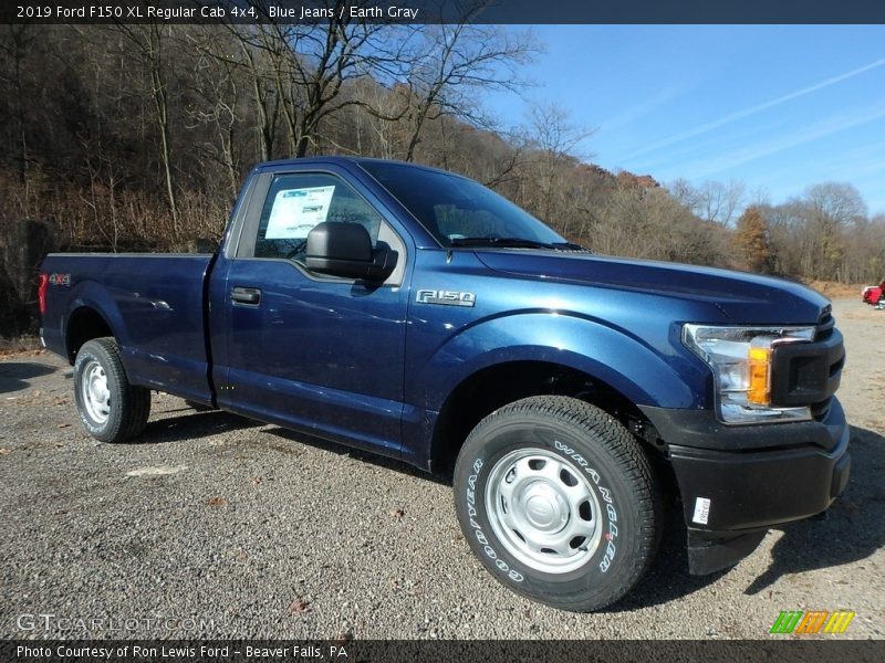 Front 3/4 View of 2019 F150 XL Regular Cab 4x4