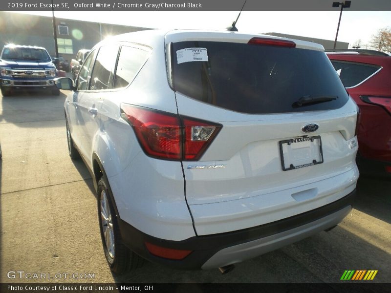 Oxford White / Chromite Gray/Charcoal Black 2019 Ford Escape SE