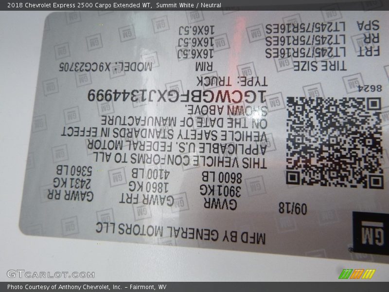 Summit White / Neutral 2018 Chevrolet Express 2500 Cargo Extended WT
