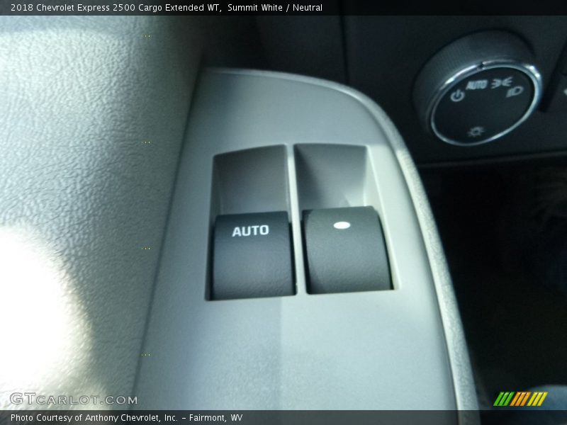 Summit White / Neutral 2018 Chevrolet Express 2500 Cargo Extended WT