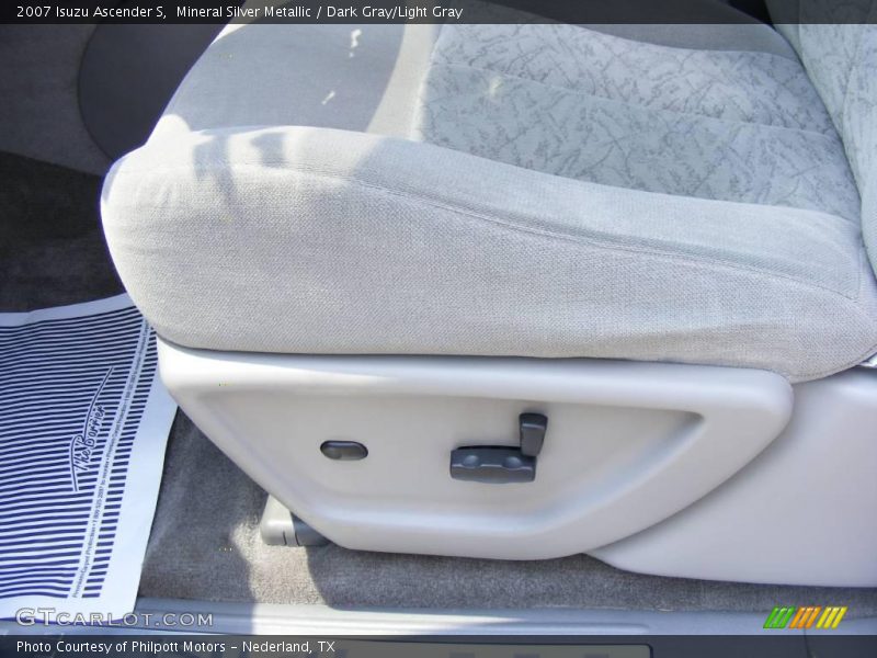 Mineral Silver Metallic / Dark Gray/Light Gray 2007 Isuzu Ascender S