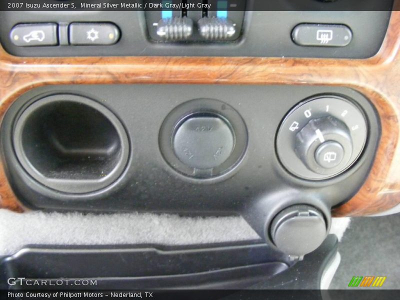 Mineral Silver Metallic / Dark Gray/Light Gray 2007 Isuzu Ascender S