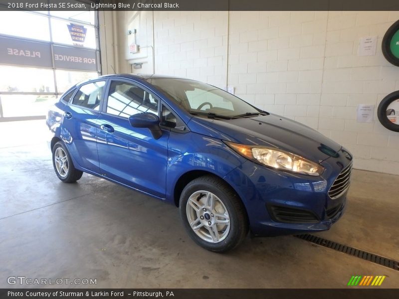 Lightning Blue / Charcoal Black 2018 Ford Fiesta SE Sedan