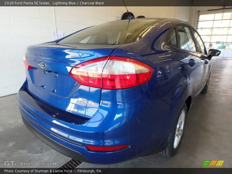Lightning Blue / Charcoal Black 2018 Ford Fiesta SE Sedan