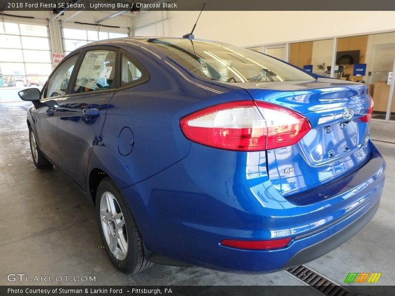 Lightning Blue / Charcoal Black 2018 Ford Fiesta SE Sedan
