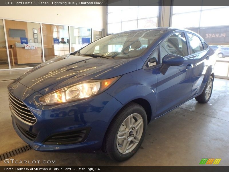 Lightning Blue / Charcoal Black 2018 Ford Fiesta SE Sedan