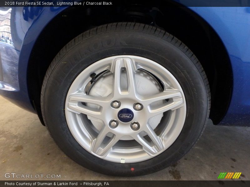 Lightning Blue / Charcoal Black 2018 Ford Fiesta SE Sedan