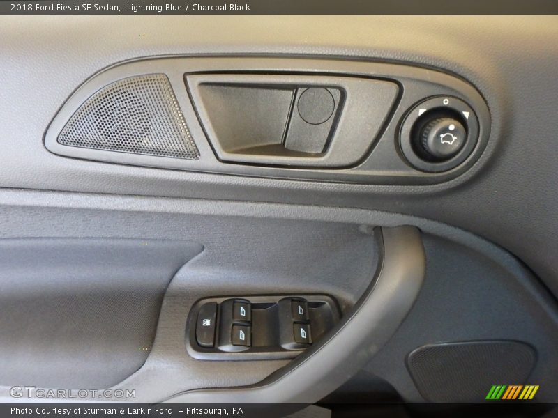 Lightning Blue / Charcoal Black 2018 Ford Fiesta SE Sedan