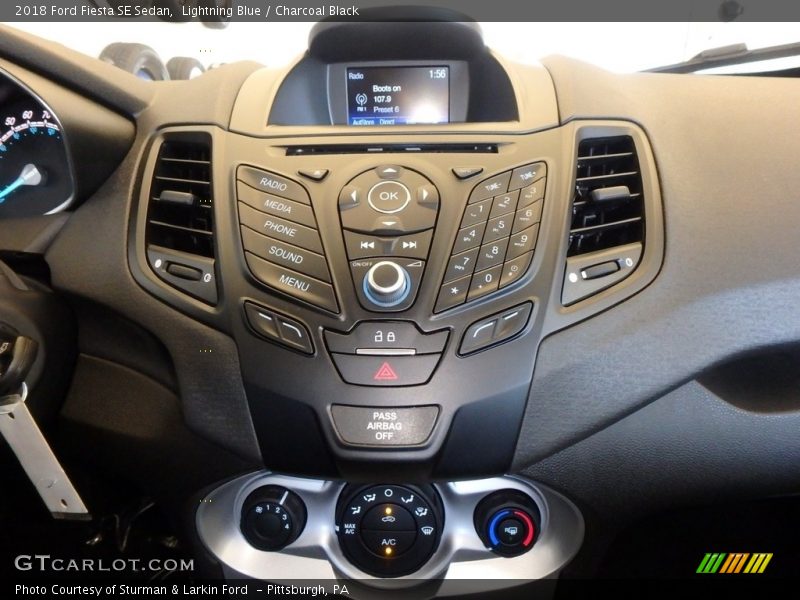 Lightning Blue / Charcoal Black 2018 Ford Fiesta SE Sedan