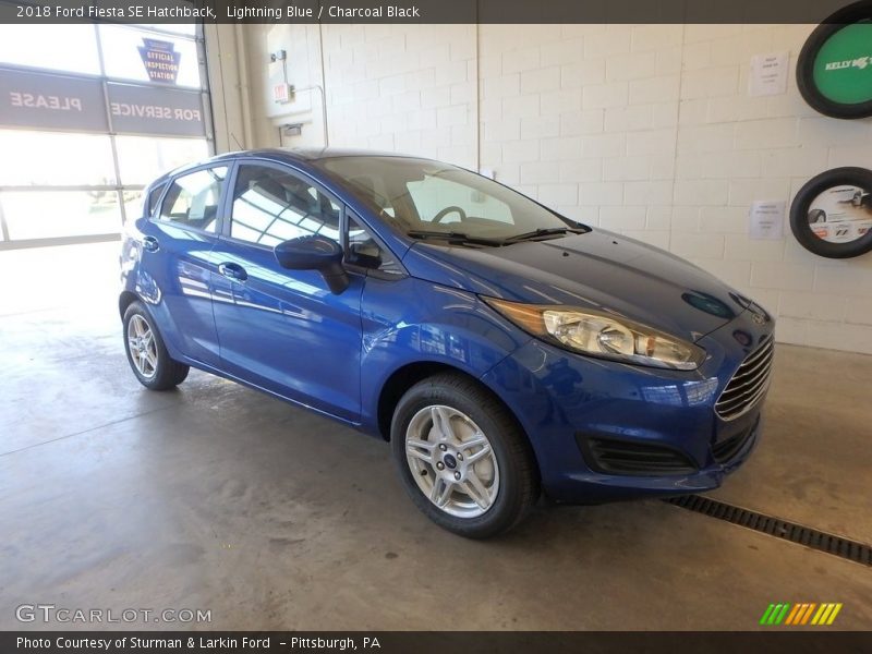 Lightning Blue / Charcoal Black 2018 Ford Fiesta SE Hatchback