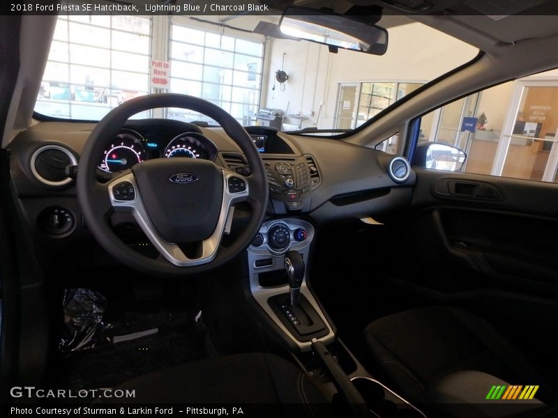 Lightning Blue / Charcoal Black 2018 Ford Fiesta SE Hatchback