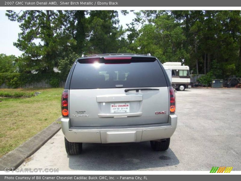 Silver Birch Metallic / Ebony Black 2007 GMC Yukon Denali AWD