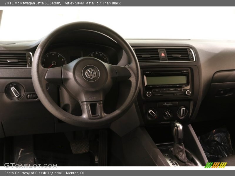 Reflex Silver Metallic / Titan Black 2011 Volkswagen Jetta SE Sedan