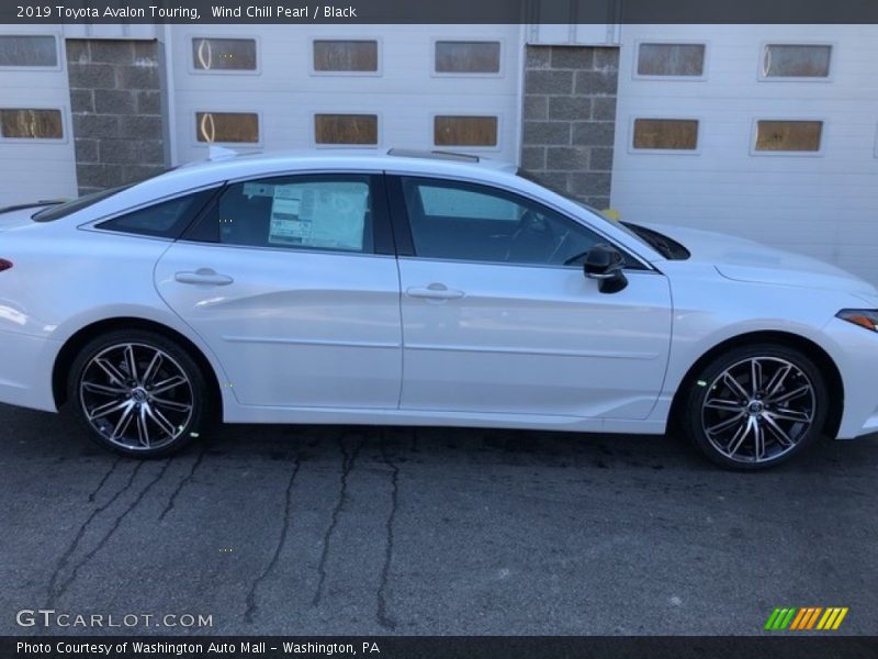 Wind Chill Pearl / Black 2019 Toyota Avalon Touring