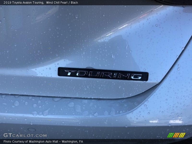 Wind Chill Pearl / Black 2019 Toyota Avalon Touring