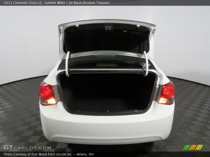 Summit White / Jet Black/Medium Titanium 2011 Chevrolet Cruze LS