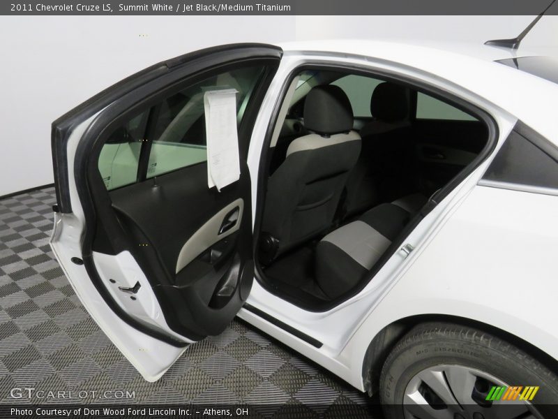 Summit White / Jet Black/Medium Titanium 2011 Chevrolet Cruze LS