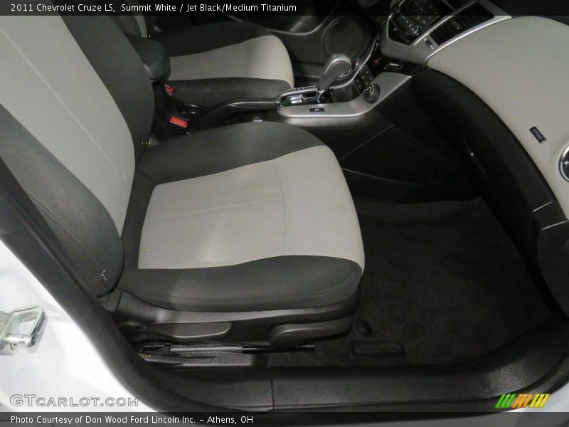 Summit White / Jet Black/Medium Titanium 2011 Chevrolet Cruze LS