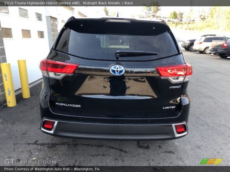 Midnight Black Metallic / Black 2019 Toyota Highlander Hybrid Limited AWD