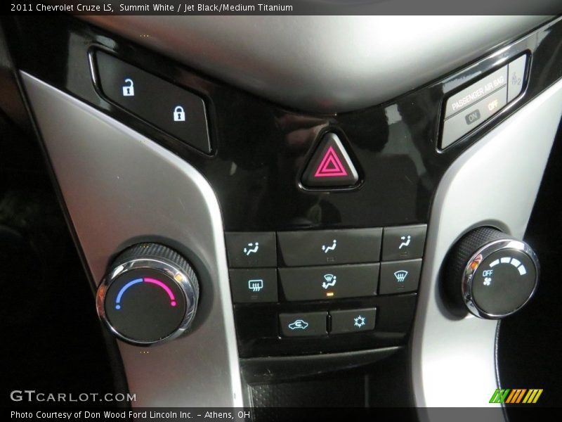 Summit White / Jet Black/Medium Titanium 2011 Chevrolet Cruze LS