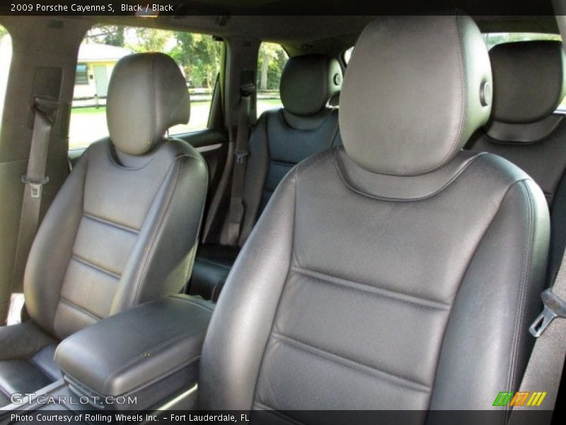 Front Seat of 2009 Cayenne S