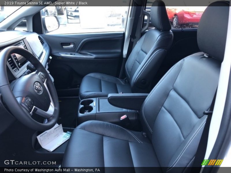 Super White / Black 2019 Toyota Sienna SE AWD
