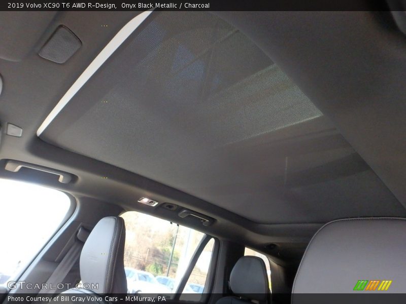 Sunroof of 2019 XC90 T6 AWD R-Design