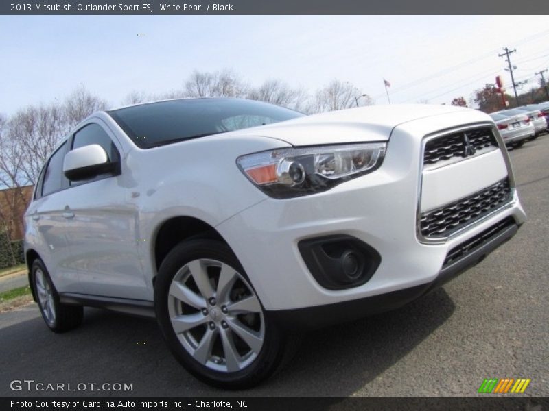 White Pearl / Black 2013 Mitsubishi Outlander Sport ES