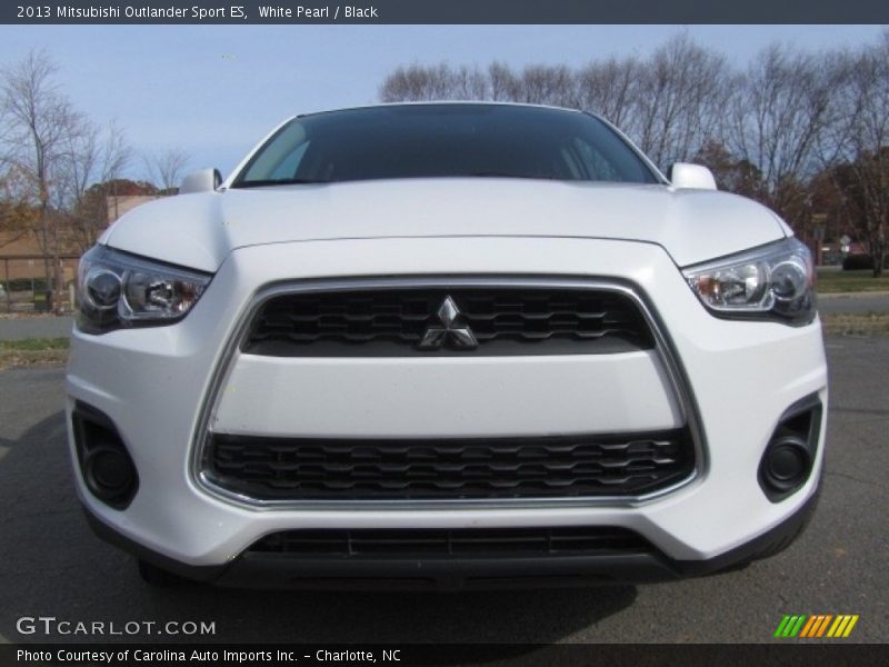 White Pearl / Black 2013 Mitsubishi Outlander Sport ES