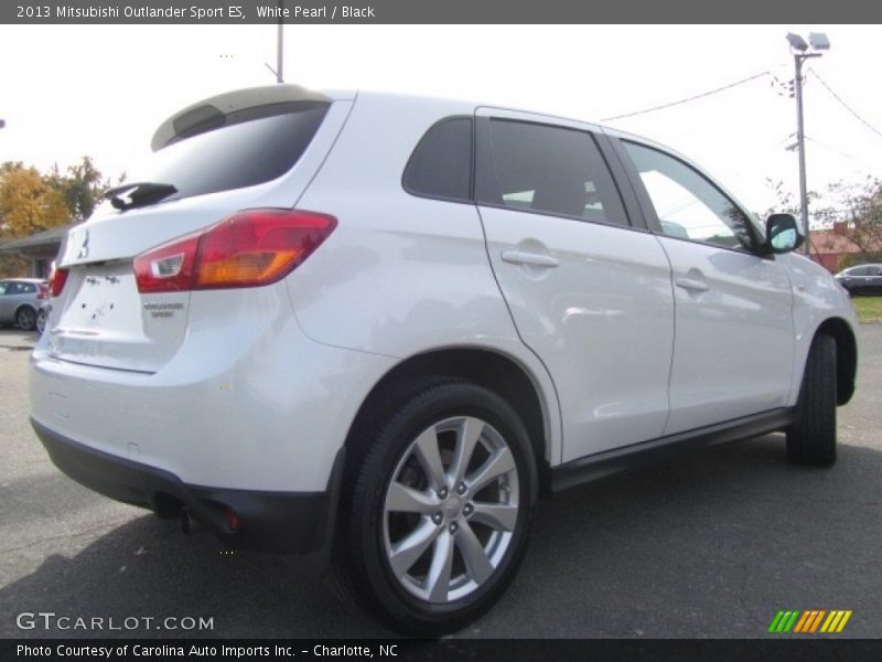 White Pearl / Black 2013 Mitsubishi Outlander Sport ES