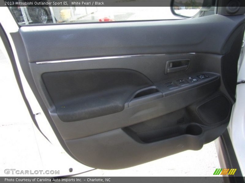 White Pearl / Black 2013 Mitsubishi Outlander Sport ES